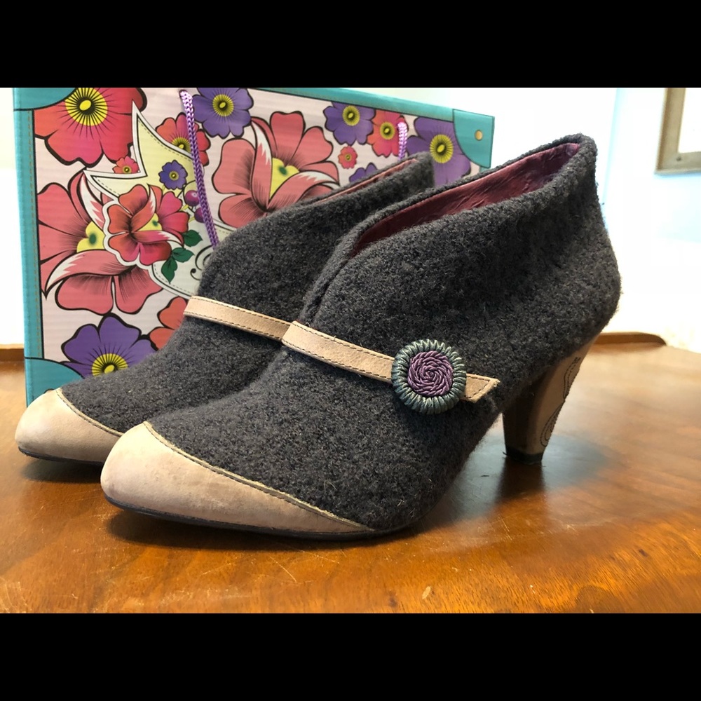 EUC Poetic Licence “Open for Business” booties